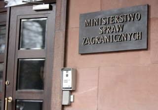 'Możliwość naruszenia informacji niejawnych w resorcie'. MSZ zawiadamia prokuraturę