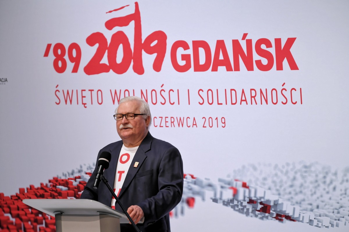 Lech Wałęsa, który w majowych wyborach prezydenckich planuje głosować na Małgorzatę Kidawę-Błońską, określił ten wybór jako "mniejsze zło". "W tym stanie rzeczy Małgorzata Kidawa-Błońska to jedyny możliwy wybór" - zaznacza.