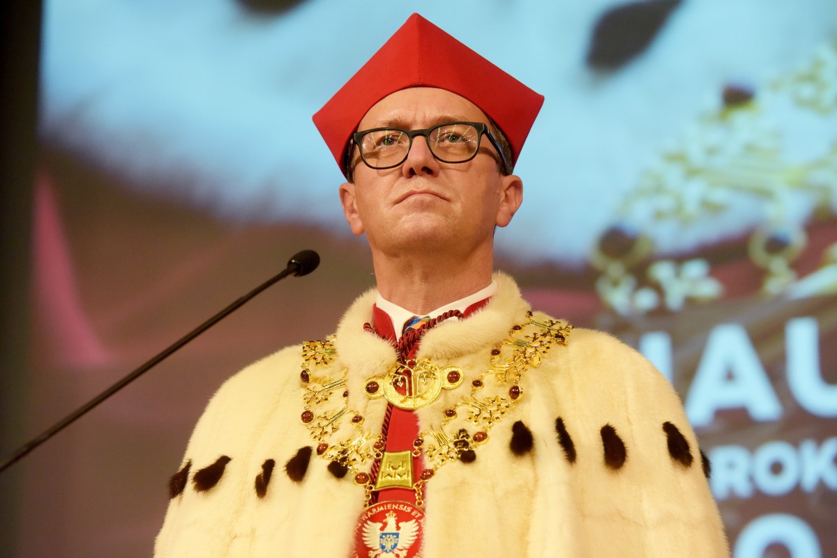 02.10.2020 Olsztyn . Kortowo . Uniwersytet Warminsko - Mazurski . Centrum Naukowo - Konferencyjne . Nowy rektor Uniwersytetu Warminsko - Mazurskiego Jerzy Przyborowski podczas inauguracji roku akademickiego 2020 / 2021 w czasie epidemii koronawirusa . Fot. Robert Robaszewski / Agencja Gazeta