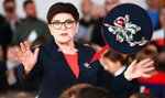 Beata Szydło wróciła do Polski, a razem z nią - broszka! "To nie przypadek"