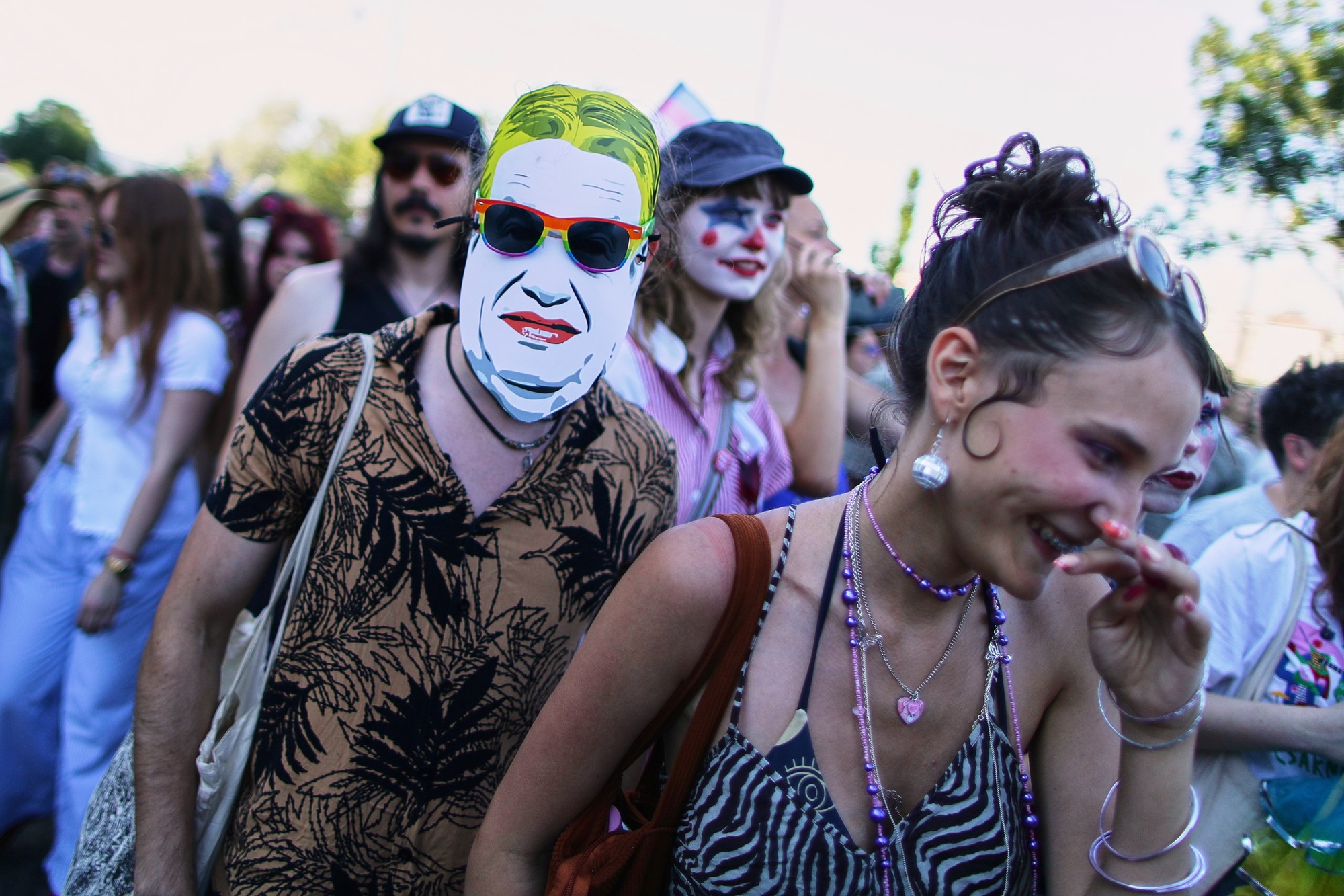 Budapeštiansky Pride, ktorý sa snažili zakázať, nakoniec prilákal do ulíc asi 200-tisíc ľudí.