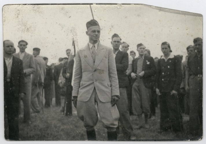 Witold Pilecki z młodzieżą powiatu lidzkiego na zlocie w Warszawie, koniec lat 30-tych