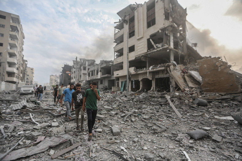 Ruiny dzielnicy Rimal w Gazie 10 października