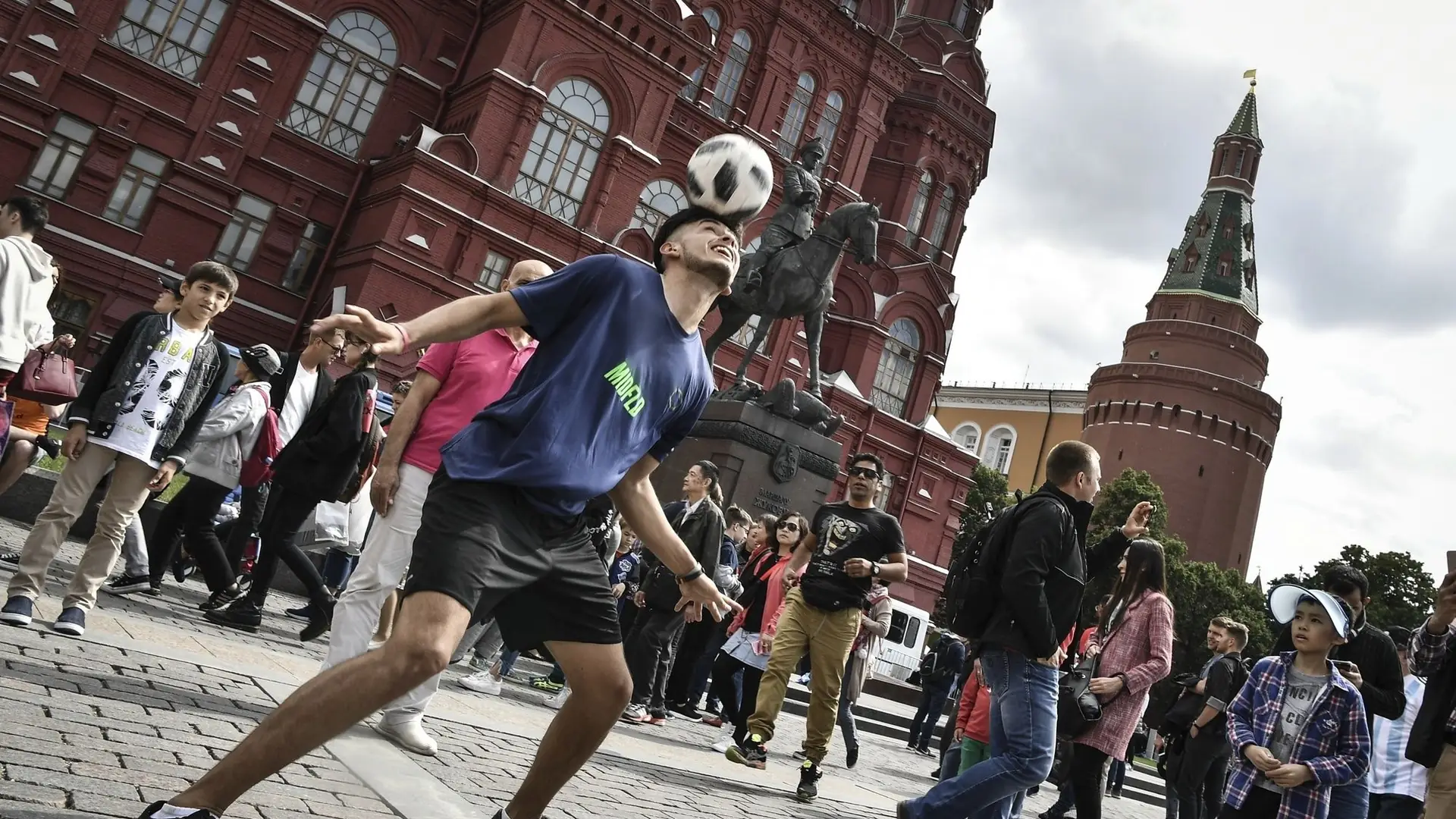 Gdzie najlepiej obejrzeć mecz? Polecamy nieprzypałowe miejsca na mundial