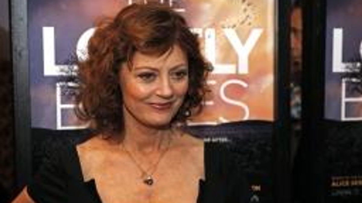 Susan Sarandon chętnie przyjmuje role w przygnębiających filmach, ponieważ uwielbia rozśmieszać na planie swoich kolegów.