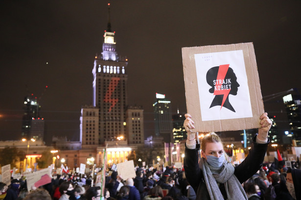 Uczestnicy protestu pod hasłem "Na Warszawę!" w centrum stolicy