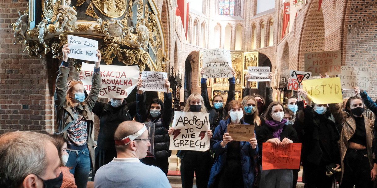 Protestujący w poznańskiej katedrze zostali uniewinnieni.