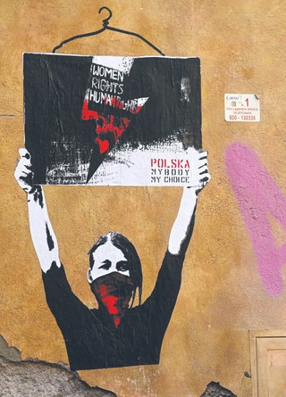 Po wyroku TK w zagranicznych klinikach ponad tysiąc aborcji. W ciszy problem nie znika