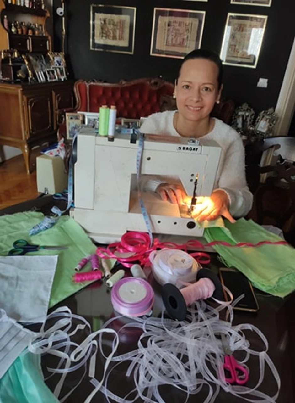 Ines Urbanović šije maske