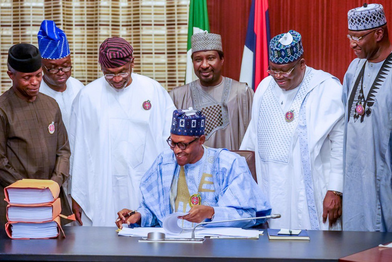 Photos of the 2020 Budget signing by President Buhari (Twitter @BashirAhmaad)