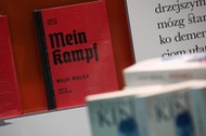 Wydanie Krytyczne Mein Kampf na wystawie księgarni