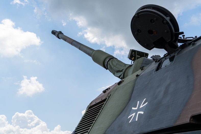 Panzerhaubitze 2000 sztandarowy niemiecki produkt - krytykowany za wysoką zawodność na froncie.