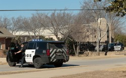 Napad na synagogę w Teksasie. Sprawca nie żyje, zatrzymano dwóch nastolatków