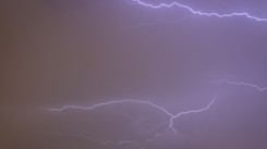 PROGNOZA POGODY: Nadciągają silne burze, deszcze i wiatr. Ostrzeżenie RCB