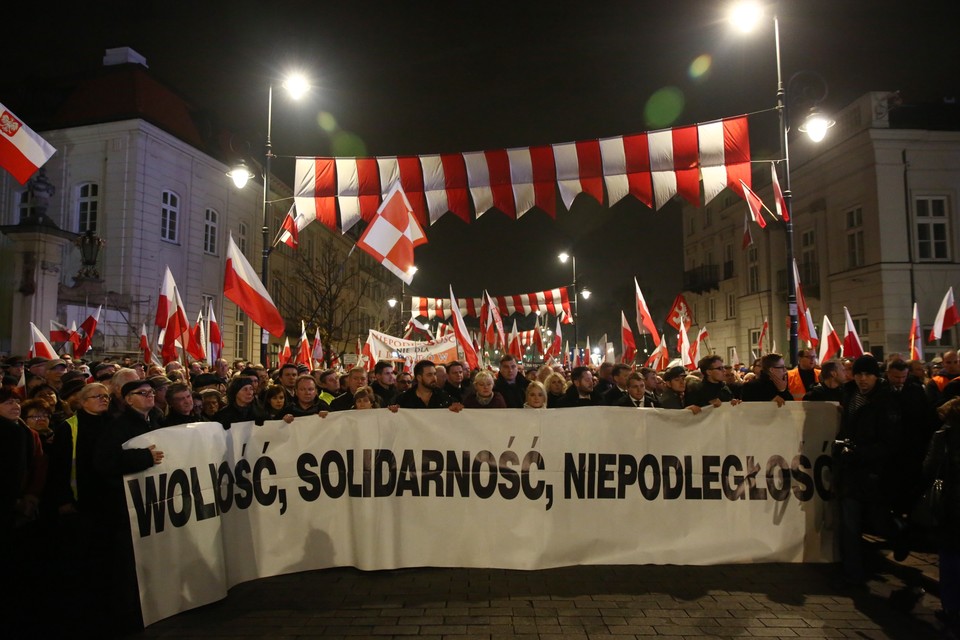 Marsz PiS przeszedł ulicami Warszawy. "Nie ma przyszłości Polski bez godności i prawdy"