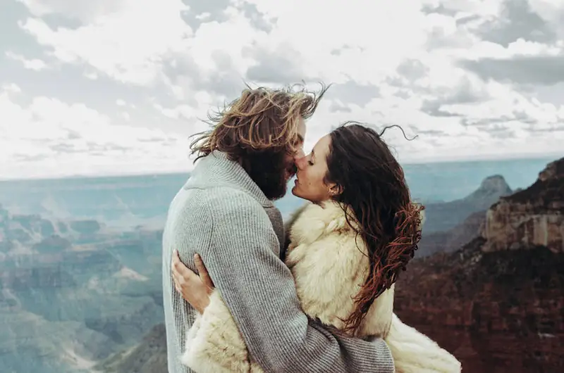 touchingandintimatephotographsofcouples-0-900x597