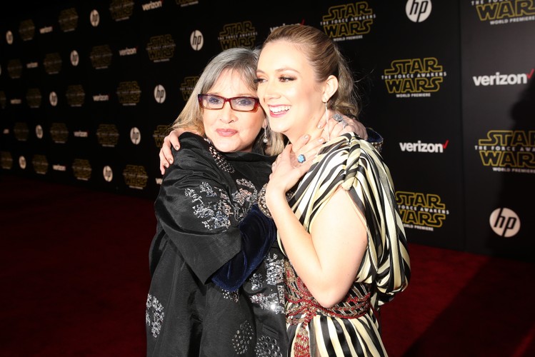Carrie Fisher i jej córka Billie Lourd na premierze 'Gwiezdnych wojen: Przebudzenia Mocy'