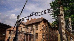 niemiecki historyk o holokauście. "nasza pamięć pomija tchórzostwo i bierność społeczeństwa"