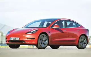 Tesla w Niemczech stawia na diesle!