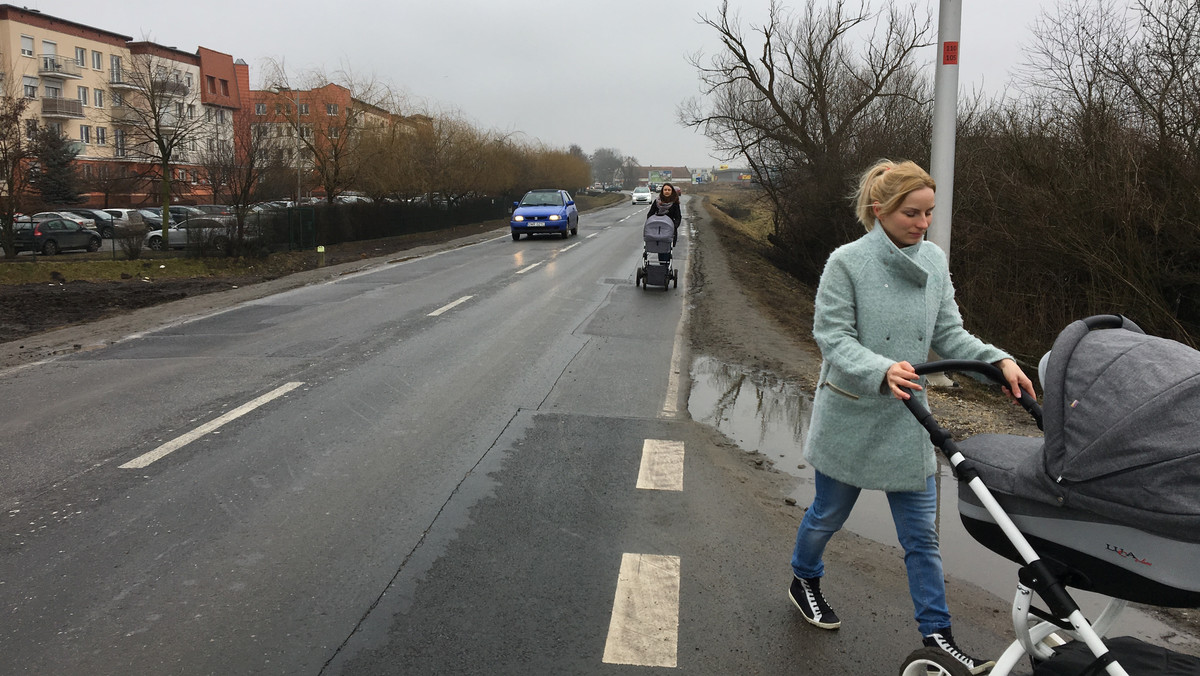 Już niedługo mieszkańcy Jagodna nie będą musieli chodzić do najbliższego przystanku autobusowego wąskim poboczem drogi wzdłuż ulicy Buforowej, tuż obok pędzących samochodów. Do końca kwietnia przy skrzyżowaniu Buforowej z Kajdasza oraz przy osiedlu Mała Toskania powstaną tymczasowe przystanki. O ich budowę mieszkańcy Jagodna zabiegali od kilku miesięcy.