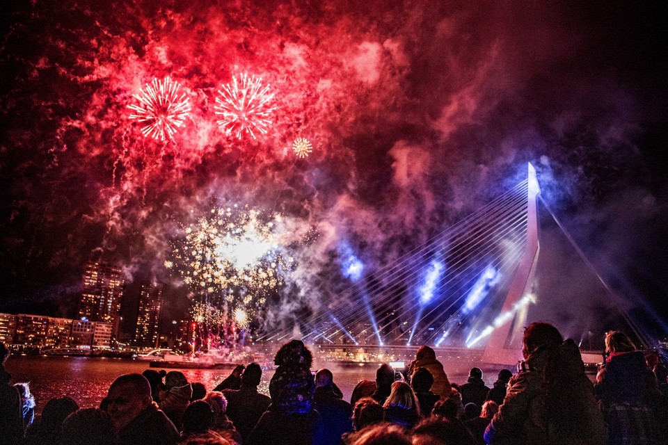 Pokaz fajerwerków w holenderskim Rotterdamie