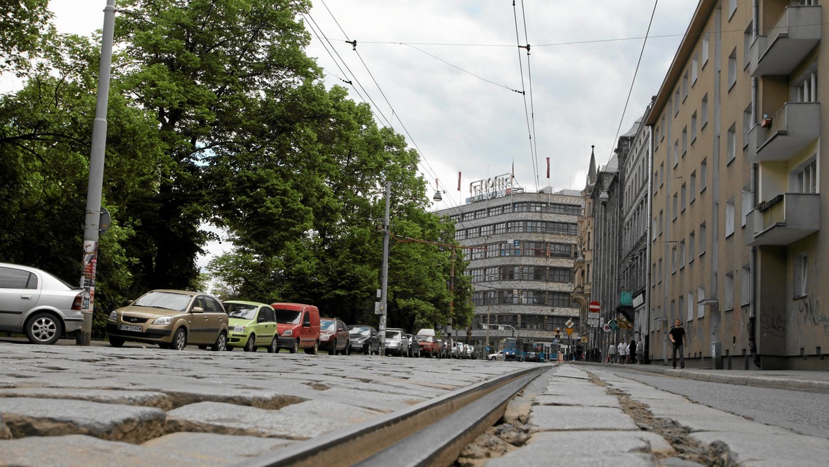 Modernizacja potrwa aż do końca roku. W centrum można spodziewać się korków. Odcinek w budowie najlepiej omijać, jak tylko się da.