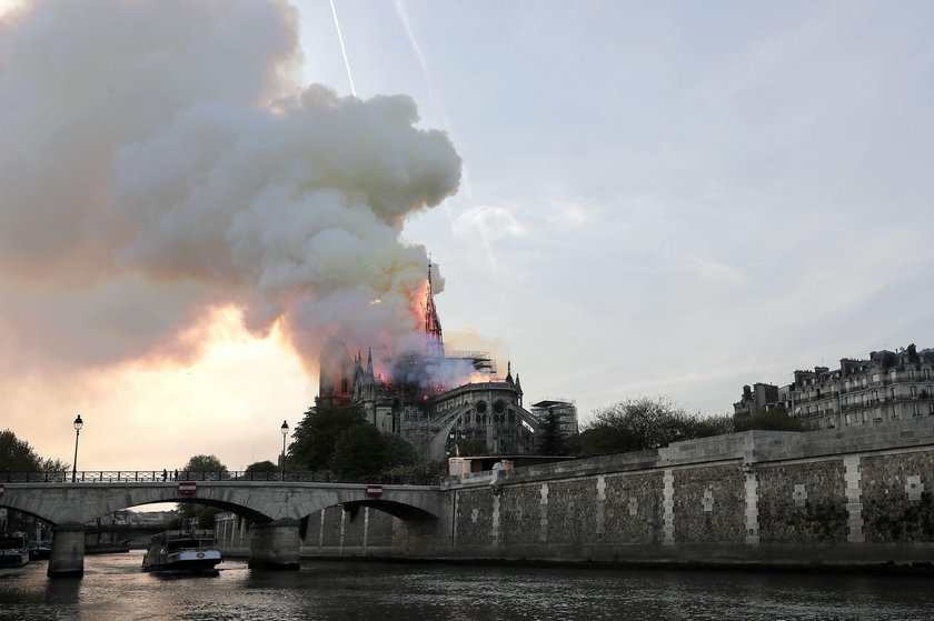 Pożar katedry Notre Dame w Paryżu