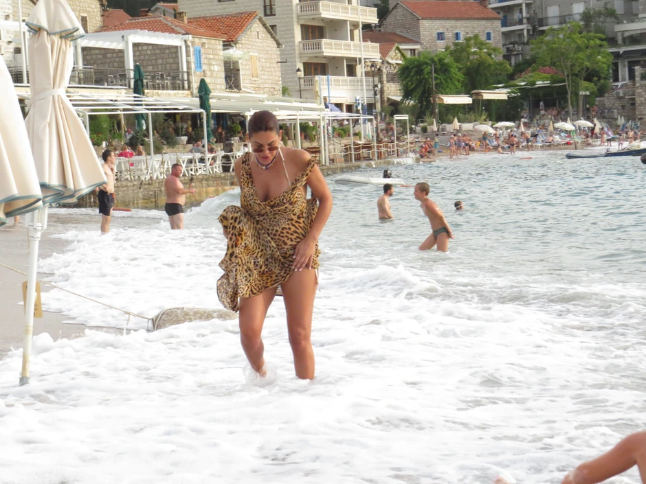 Evo koliko para estrada troši mesečno: Ženi našeg pevača 10.000 evra malo