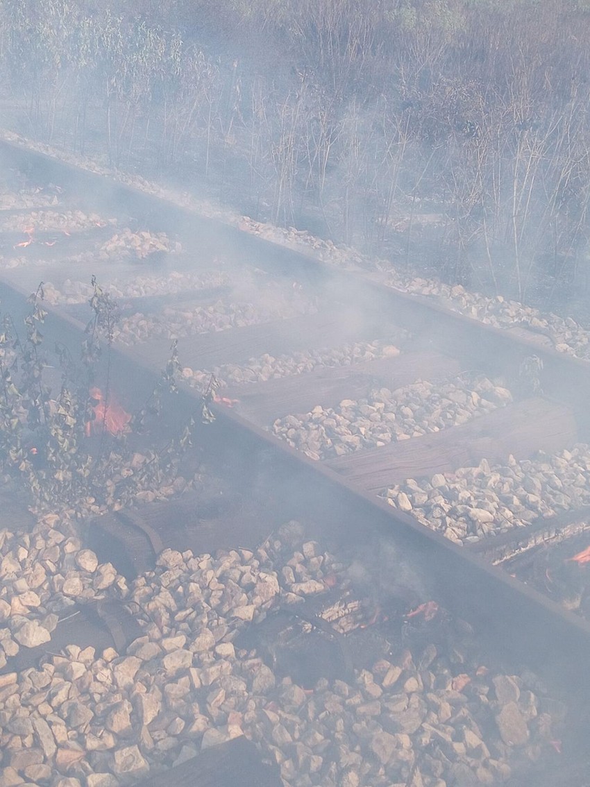 Požar kraj pruge u Brusniku