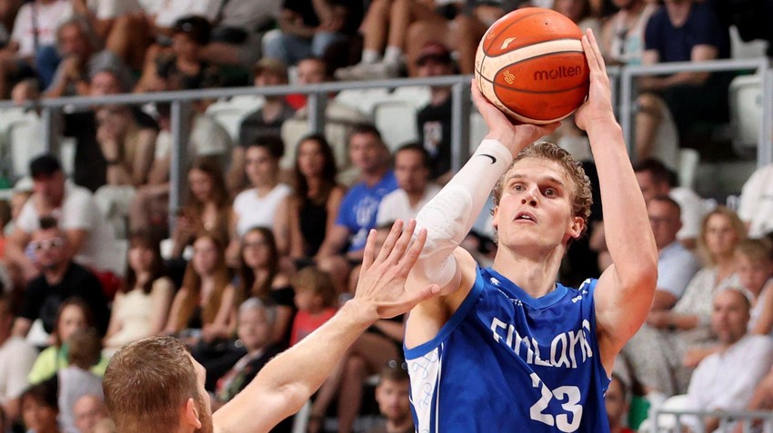 Lauri Markanen je nizom briljantnih partija tokom priprema nagovestio da bi Finska mogla da zabeleži zapažen rezultat na Evrobasketu | Foto: Jarek Praszkiewicz/EPA