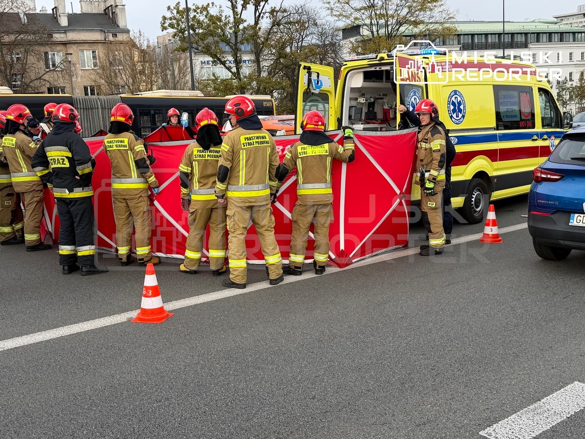 Śmiertelny wypadek trzech aut na Trasie Łazienkowskiej w Warszawie