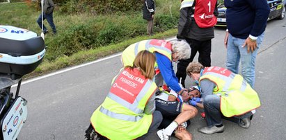 Fatalny wypadek mistrza świata. Julian Alaphilippe wpadł na motocykl. FILM