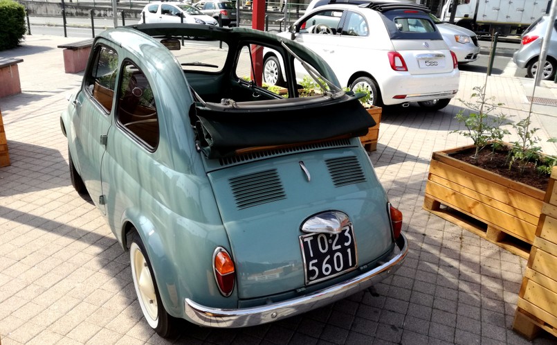 Oryginalny Fiat 500 i nowy 500C produkowany w Tychach