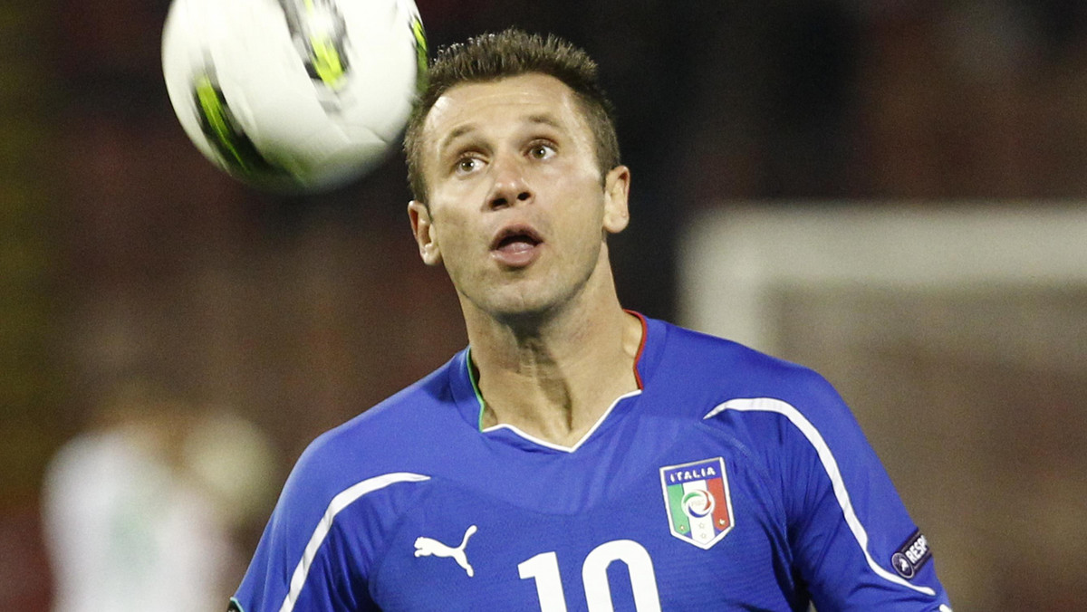 To już pewne - napastnik Milanu, Antonio Cassano Antonio Cassano nie wróci do gry w tym sezonie. Nie zagra również na Euro 2012, mimo, że w styczniu wznowił indywidualne treningi.