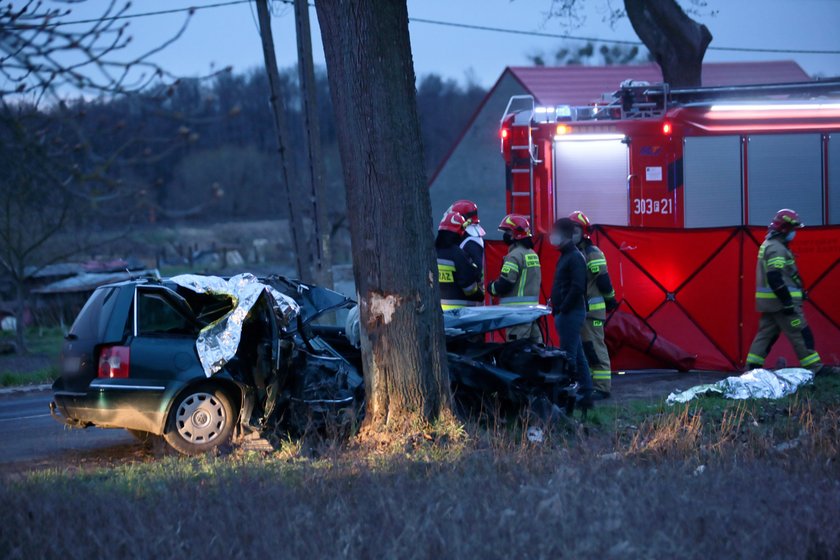 Tragedia w Dąbroszynie. Nie żyje dwóch młodych mężczyzn