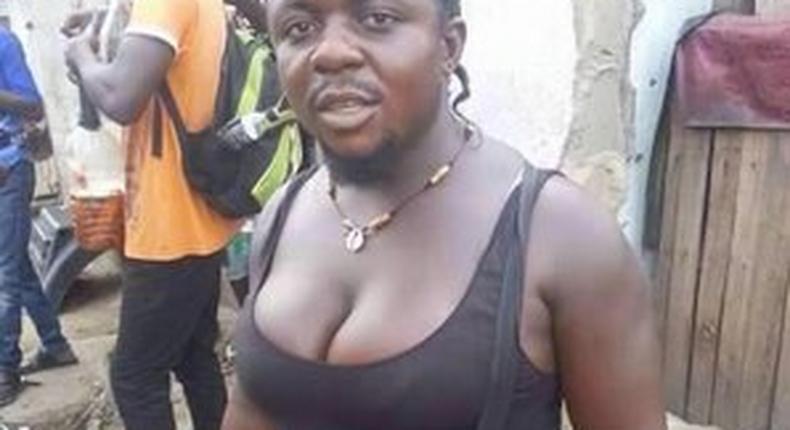 Is this a man? Is this a woman? Is he/she some weird mixed-breed? Tell us what you think in the comment box below