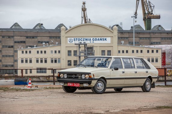 Polski Fiat 125p i FSO Polonez w wersji Long - przedłużane auta z FSO