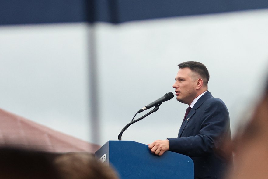 Sławomir Mentzen w czasie kampanii wyborczej w Bieruniu, 16 maja 2025 r.