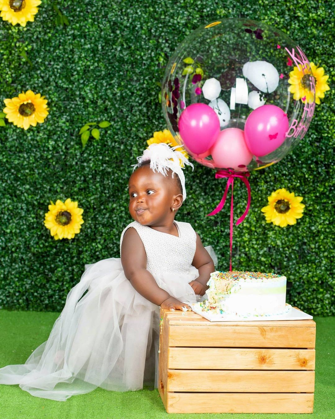 Kate Actress reveals daughter’s face for the first time (Photo)