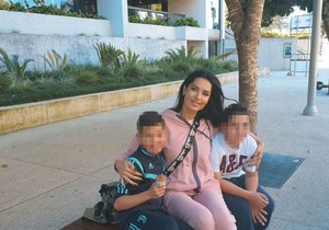 Tanja Savić sa sinovima