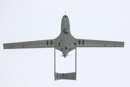 Dron bojowy Bayraktar TB-2