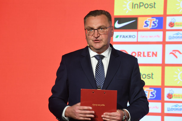 Trener piłkarskiej reprezentacji Polski Czesław Michniewicz podczas ogłoszenia kadry na MŚ w Katarze