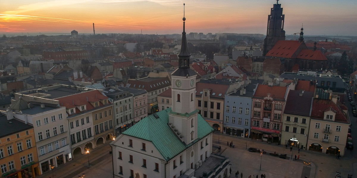 ZMP podkreśla, że samorządy patrzą w przyszłość z wielką obawą, bo planowane jeszcze w 2019 roku zmiany w systemie PIT zmniejszą ich dochody o miliardy złotych