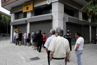 Kontrola przepływu kapitału. Czy turyści mogą wypłacać pieniądze w Grecji?