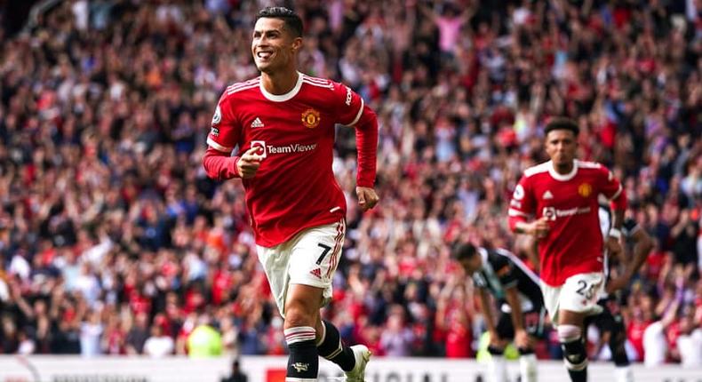 Cristiano-Ronaldo-s-est-offert-un-double-pour-son-grand-retour-a-Manchester-1126112