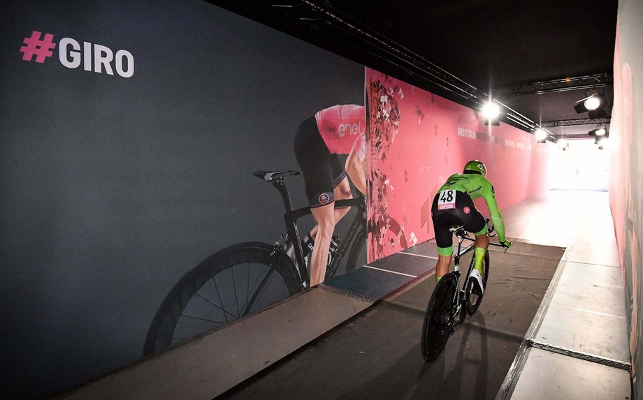 This is the Italian rider Alberto Bettiol starting his Giro; he rides for the US-based Cannondale team.