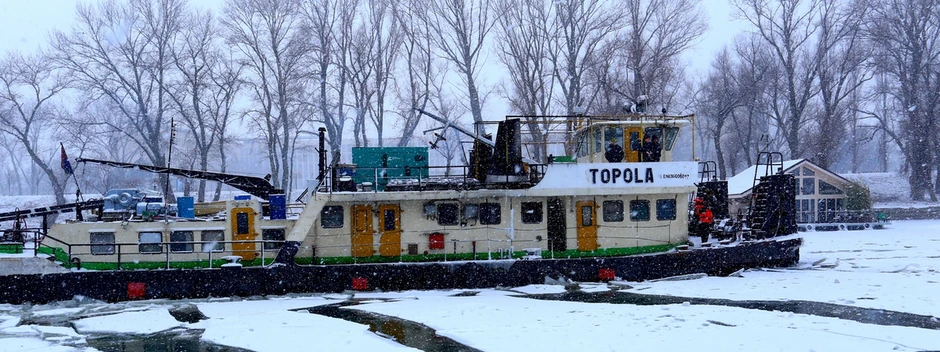Pogled na "Topolu" sa strane