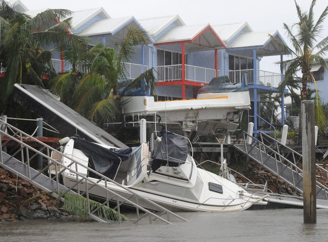 Krajobraz po cyklonie - Port Hinchinbrook w Cardwell