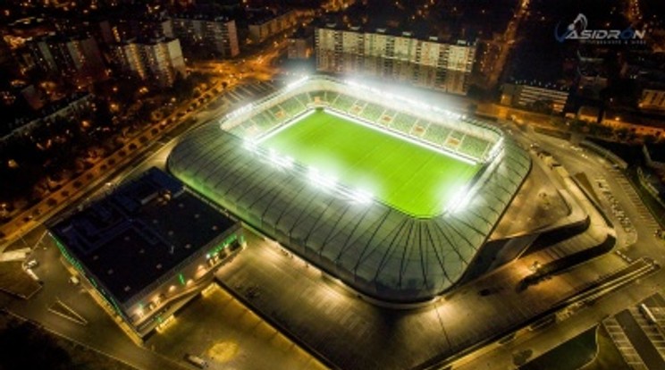 Tény, hogy gyönyörű látványt nyújt az új stadion /Fotó: haladas.hu