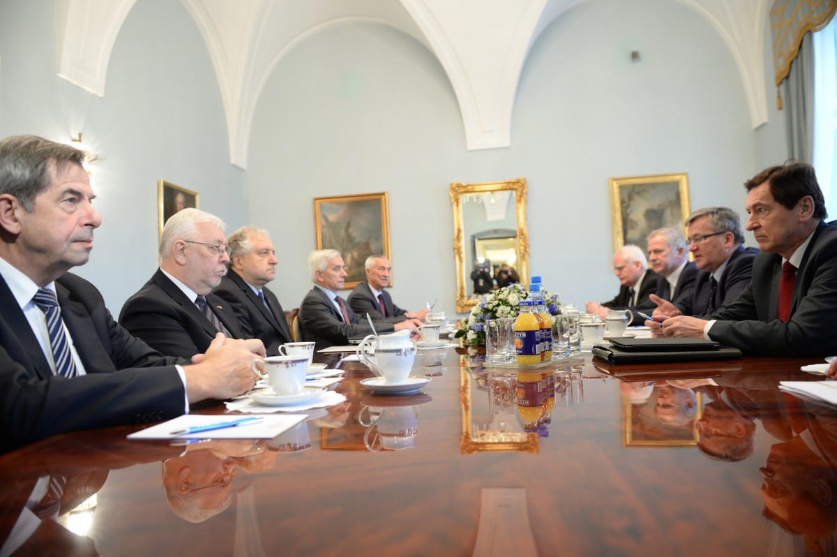Na wczorajszym spotkaniu prezydenta z obecnym i byłymi prezesami TK dyskutowano o możliwościach zmian w prawie wyborczym